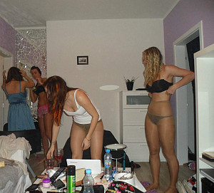 Candid pantyhose photos of young amateur girls